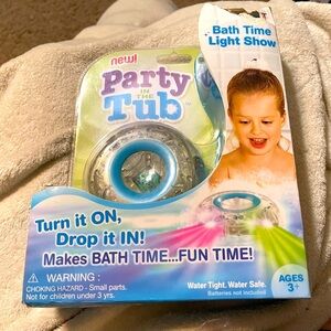 Party in tub bath time light show. Rare
